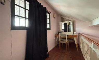 VENTA LANUS CASA  5 AMB  CON COCHERA Y PATIO