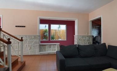 VENTA LANUS CASA  5 AMB  CON COCHERA Y PATIO