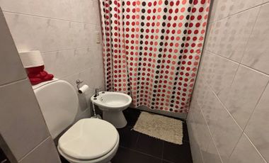 VENTA LANUS CASA  5 AMB  CON COCHERA Y PATIO