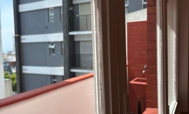 Departamento 2 ambientes con balcon frances,  frente a plaza San Martin.