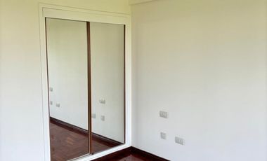 Departamento 2 ambientes con balcon frances,  frente a plaza San Martin.