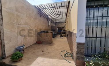 Venta casa 3 dormitorios en Conocoto con terraza, BBQ y seguridad 24/7