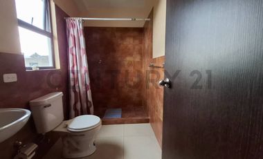 Venta casa 3 dormitorios en Conocoto con terraza, BBQ y seguridad 24/7