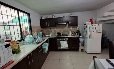 Venta casa 3 dormitorios en Conocoto con terraza, BBQ y seguridad 24/7