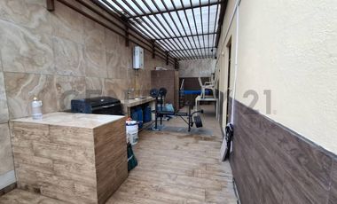 Venta casa 3 dormitorios en Conocoto con terraza, BBQ y seguridad 24/7