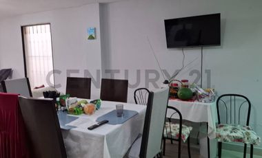 Venta casa 3 dormitorios en Conocoto con terraza, BBQ y seguridad 24/7