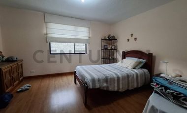 Venta casa 3 dormitorios en Conocoto con terraza, BBQ y seguridad 24/7