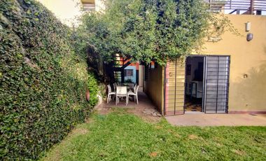 Casa de 6 ambientes con jardín y piscina en Vicente López