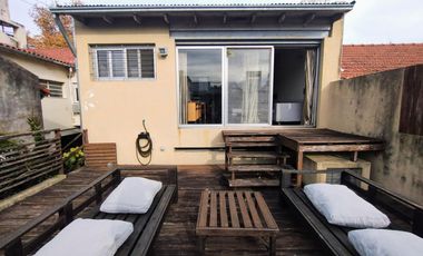 Casa de 6 ambientes con jardín y piscina en Vicente López