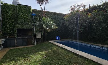 Casa de 6 ambientes con jardín y piscina en Vicente López