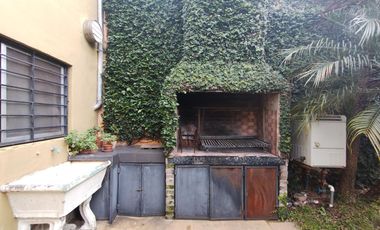 Casa de 6 ambientes con jardín y piscina en Vicente López