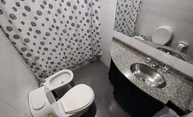 Casa de 6 ambientes con jardín y piscina en Vicente López