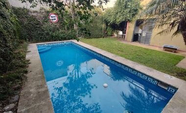 Casa de 6 ambientes con jardín y piscina en Vicente López