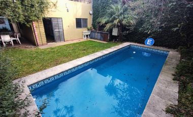 Casa de 6 ambientes con jardín y piscina en Vicente López