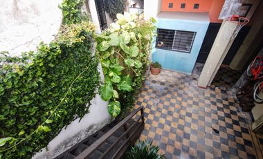 Casa de 6 ambientes con jardín y piscina en Vicente López