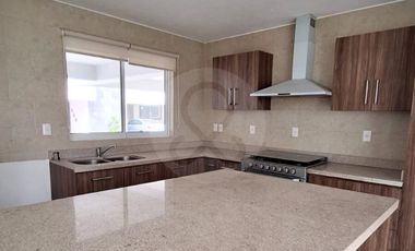 Hacienda Real II Casa en condominio en venta en San Francisco