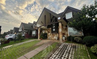 Casa en Venta en COD38803 Amplia Casa cerca de Colegios, en exclusivo sector - Hipoteca Sotiabank Tasa 1,7%