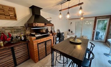 Casa en Venta en COD38803 Amplia Casa cerca de Colegios, en exclusivo sector - Hipoteca Sotiabank Tasa 1,7%