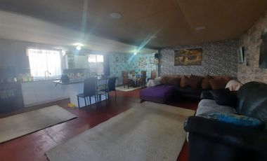 Grace Kelm Vende parcela de 5000m2 C/ casa REGULARIZADA y pozo de agua, amoblada en condo SEGURO Y BELLA VISTA