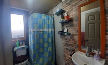 Grace Kelm Vende parcela de 5000m2 C/ casa REGULARIZADA y pozo de agua, amoblada en condo SEGURO Y BELLA VISTA