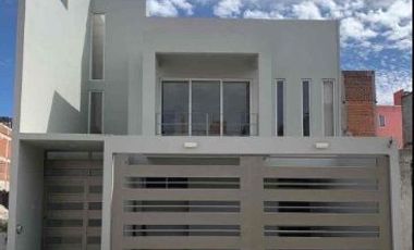 CASA EN VENTA EN TIRO AL BLANCO