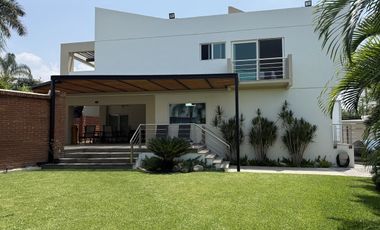CASA EN VENTA EN LAS GARZAS