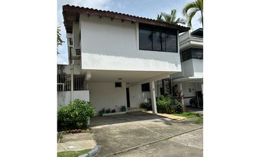 Venta de casa en altos del GOLF LAS PALMERAS | Parque Lefevre