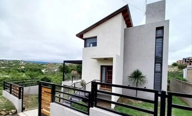 VENTA APTO CREDITO CASA 2 DORMITORIOS EN ESTANCIA VIEJA CARLOS PAZ