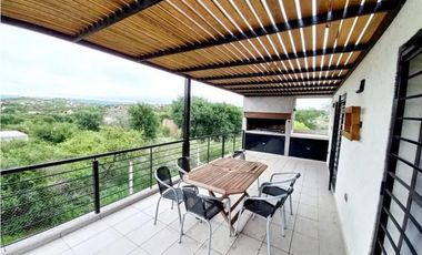 VENTA APTO CREDITO CASA 2 DORMITORIOS EN ESTANCIA VIEJA CARLOS PAZ