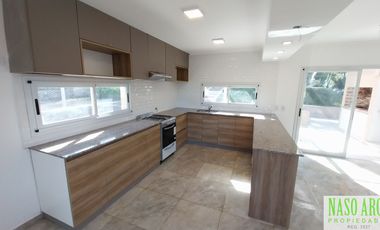 Casa en venta de 2 dormitorios c/ cochera en Sierra de los Padres