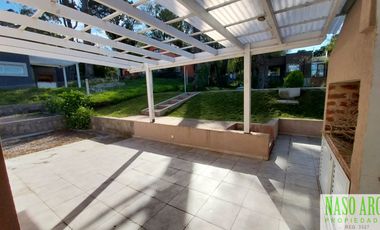 Casa en venta de 2 dormitorios c/ cochera en Sierra de los Padres