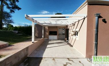 Casa en venta de 2 dormitorios c/ cochera en Sierra de los Padres
