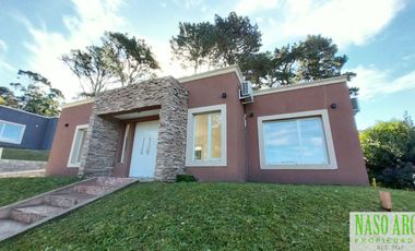 Casa en venta de 2 dormitorios c/ cochera en Sierra de los Padres