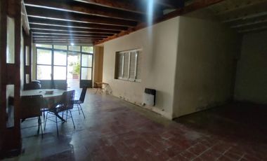 CASA EN SANTA LUCIA - CON POSIBILIDAD DE SER APTA