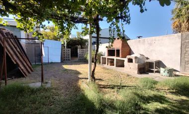 CASA EN SANTA LUCIA - CON POSIBILIDAD DE SER APTA