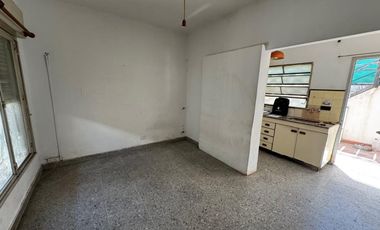 PH EN VENTA RAMOS MEJIA 3 AMB CON PATIO Y TERRAZA