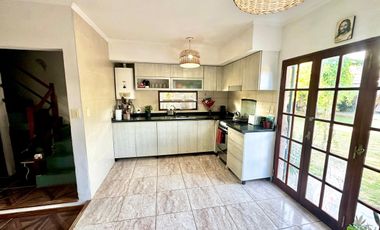 SE VENDE CASA EN JARDINES DE LA COSTA I