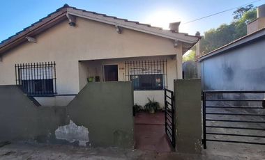 VENTA o PERMUTA CASA 3 AMB. COCHERA,  SAN BERNARDO