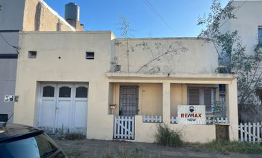Venta Casa/Lote Ramos Mejía   ***Acepta Permuta***