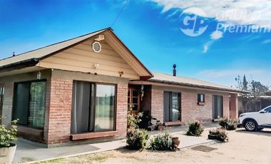 Casa en Venta en Entrada por San Ramón con dirección a oficina central Agrosuper Punta de Cortés
