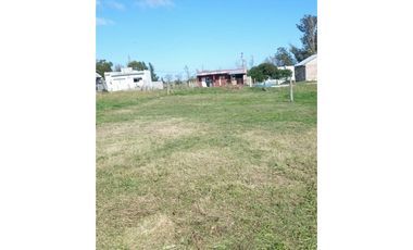 Se vende lindo lote  en Otamendi  de 10x30. OPORTUNIDAD.