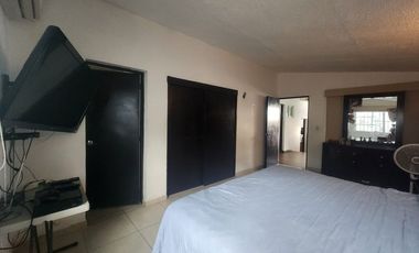 Amplia Casa en Costa Azul con potencial de crecimiento!