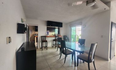 Amplia Casa en Costa Azul con potencial de crecimiento!