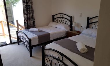 Listo para entrega! Amplia casa de 2 Recamaras a dos cuadras de la playa