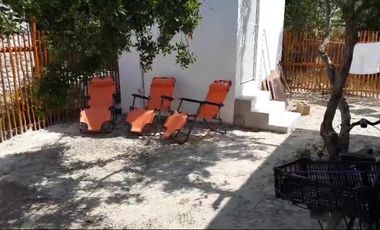 Listo para entrega! Amplia casa de 2 Recamaras a dos cuadras de la playa