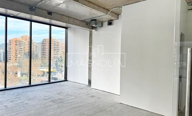 Oficina en Arriendo en A pasos de la futura nueva Línea 7