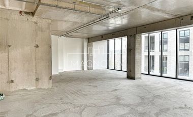 Oficina en Arriendo en Cercano a metro futura línea 7, buen conectividad entre comunas