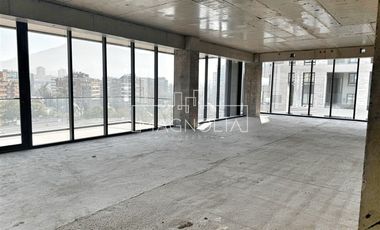 Oficina en Arriendo en Cercano a futura línea 7 del metro, buena conectividad