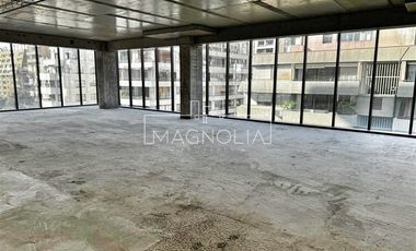 Oficina en Arriendo en Cercano a futura línea 7 del Metro, buena conectividad