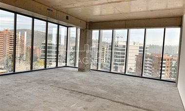 Oficina en Arriendo en A pasos de futura línea 7 del Metro, buena conectividad